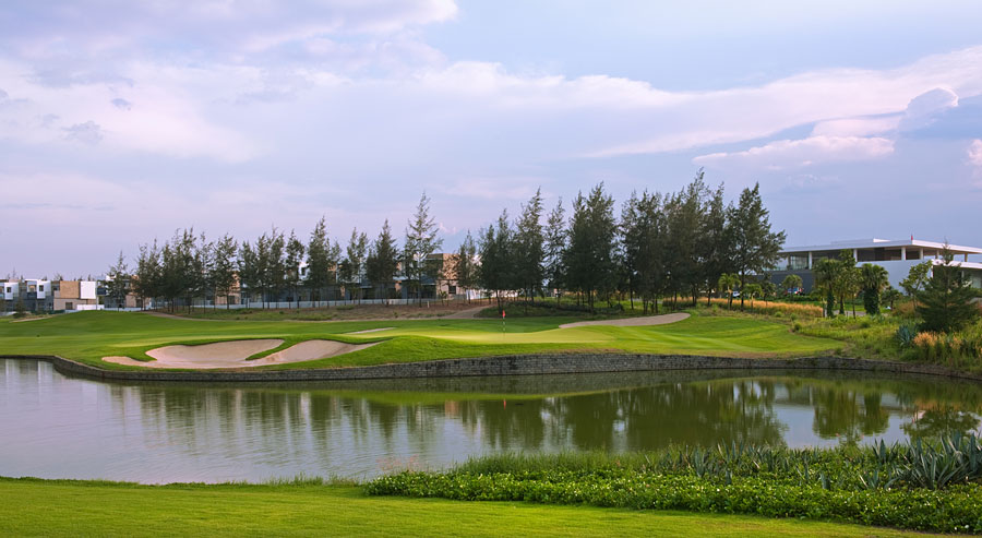 Montgomerie Links Vietnam Golf Course